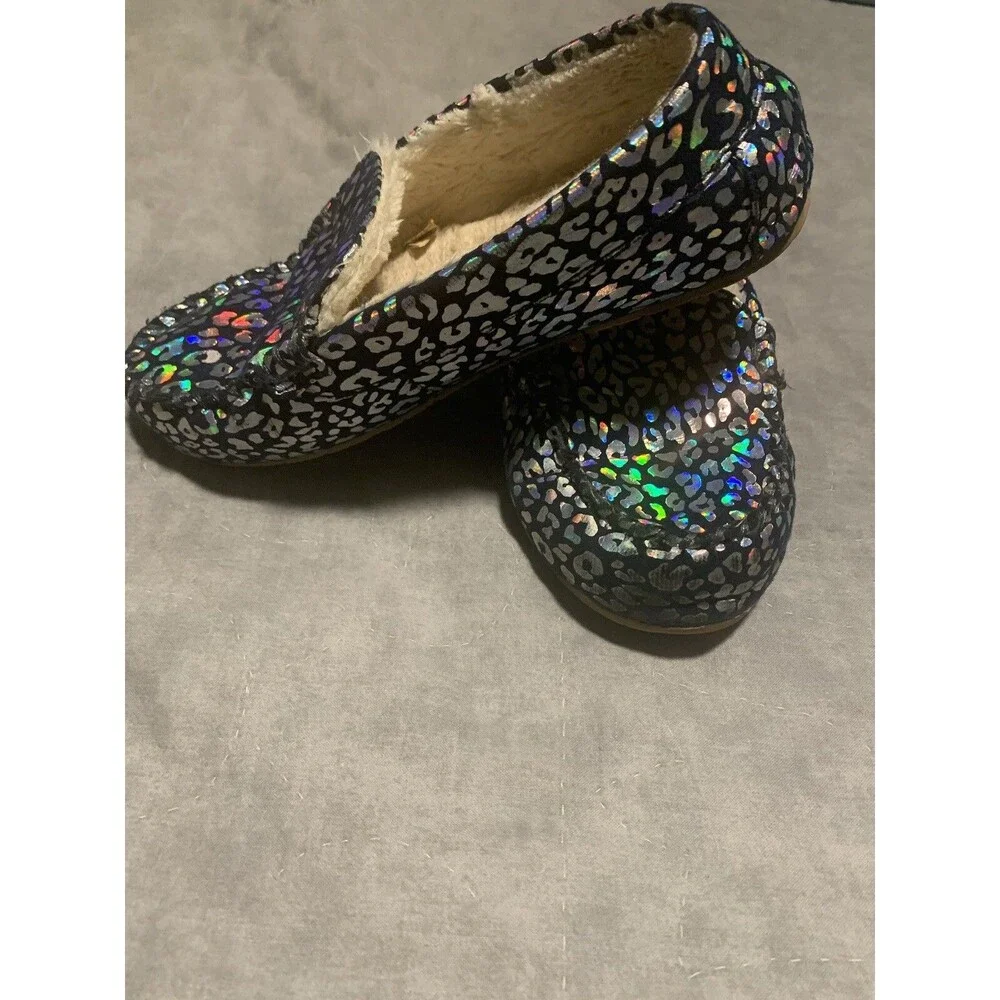 Girl's Land's End Shiny Animal Print Black & Silver Mocassins, Size 5 Used